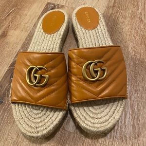Gucci sandals size 40